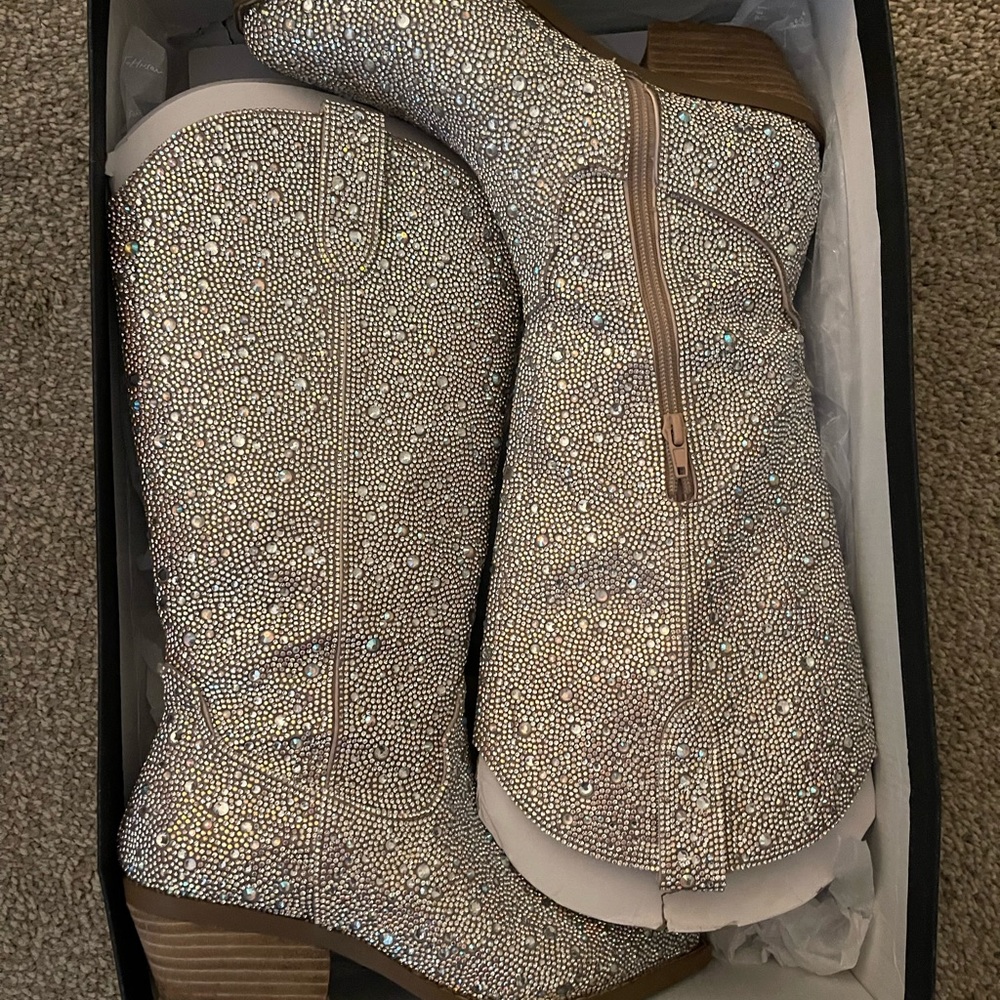 Betsey Johnson Utah cowboy boots